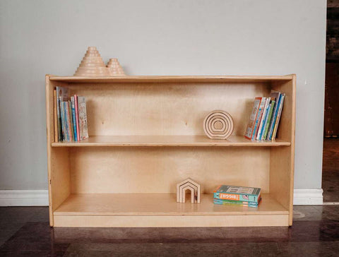 The Role of Montessori Shelves in Learning Environments