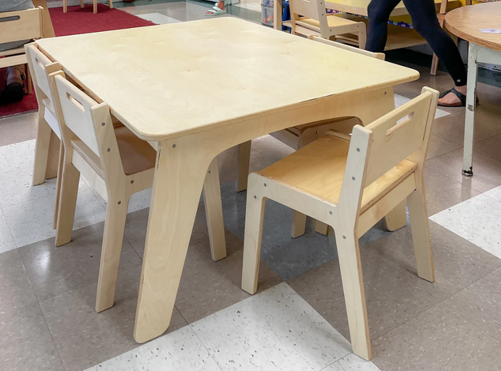 How Can Modern Classroom Furniture Accommodate Technology